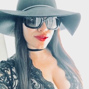 Meet your Posher, Pamela